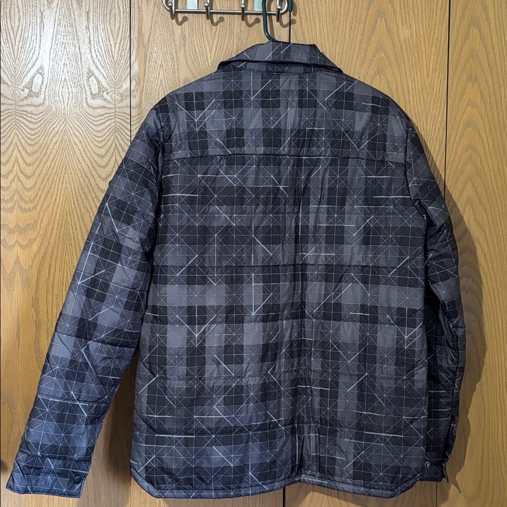 The North Face Men's Black and grey large jacket snaps pockets light weight - Picture 6 of 7